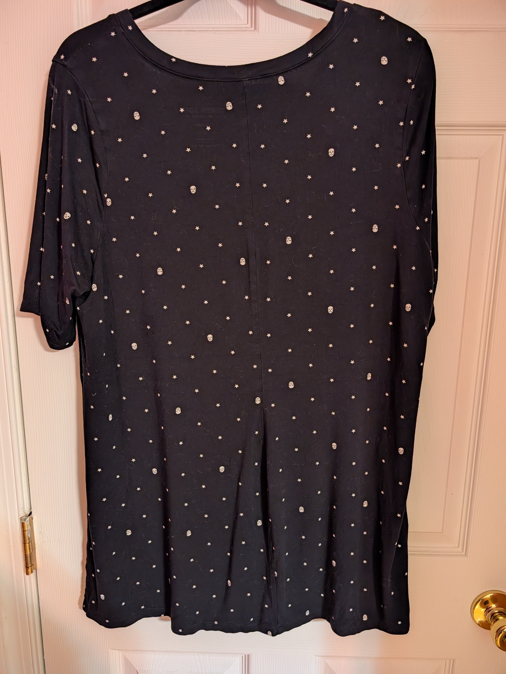 Favorite Tunic Super Soft V-Neck Side Slit Tee- Skulls And Stars - Picture 2 of 4